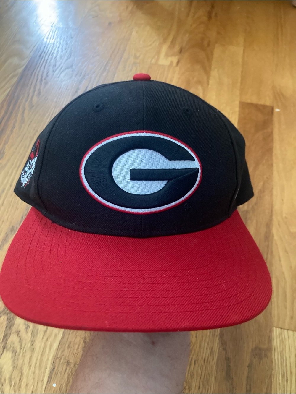 Georgia bulldogs Youth Black and Red Baseball Hat - embroidered logos